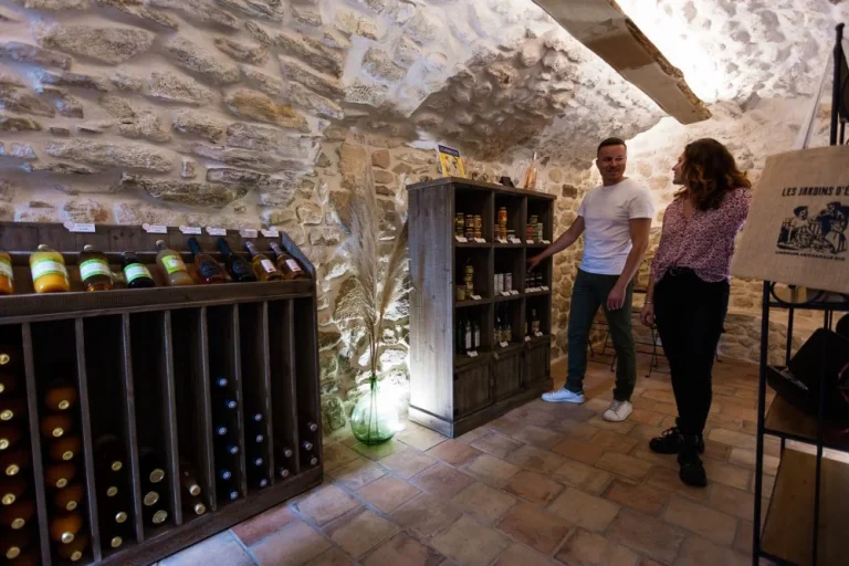 Cave ou caveau de dégustation a Nimes