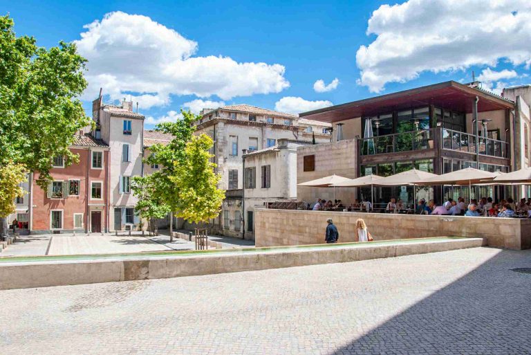 La Place du Chapitre de Nimes
